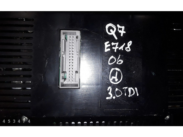 Přístrojová deska Audi Q7 4L 2007 5550007301