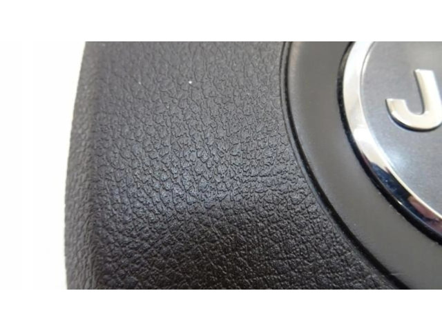 Подушка безопасности водителя    Jeep Grand Cherokee