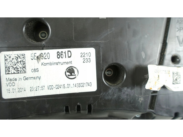 Панель приборов 5E0920861D   Skoda Octavia Mk3 (5E)       