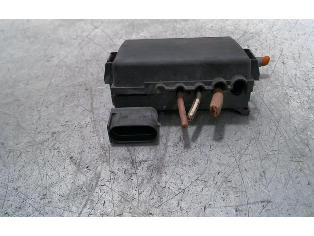 Блок предохранителей 1J0937550   Audi A3 S3 8L    