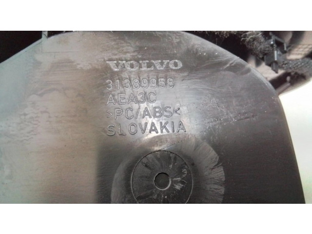 Передний держатель чашки