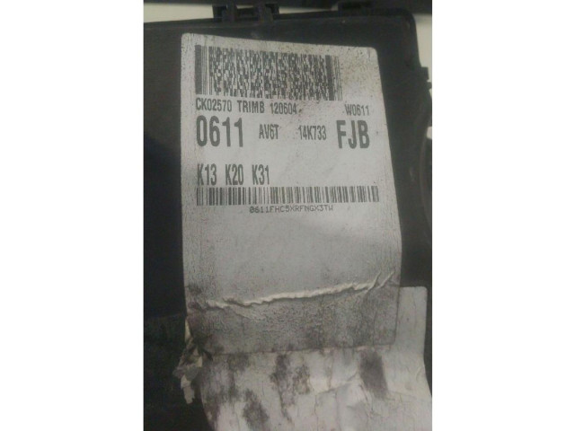   Pojistková skříňka    Ford C-MAX II 2010