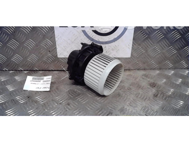 Вентилятор печки 272104788R Renault Clio V