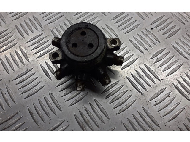 Топливная рампа 8200057345 Nissan Almera N16