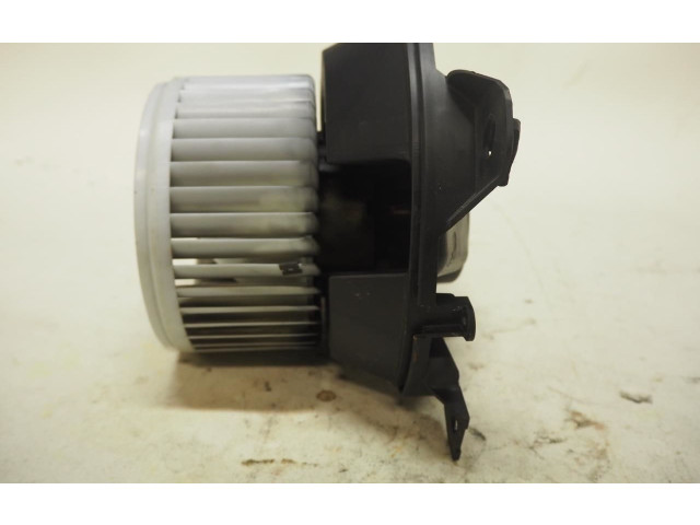 Вентилятор печки    95514201, 1611726480   Opel Combo D