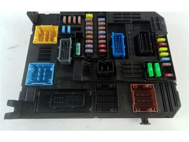 Блок предохранителей 983288028000   Peugeot Rifter    