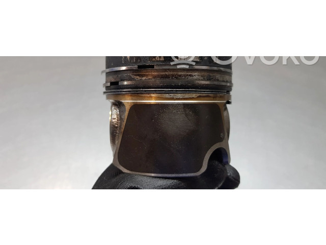 Píst 04L107065A001, 04L105401A   Seat Leon (5F)    CRL 