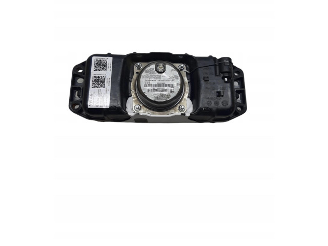 Подушка безопасности водителя    Skoda Octavia Mk4