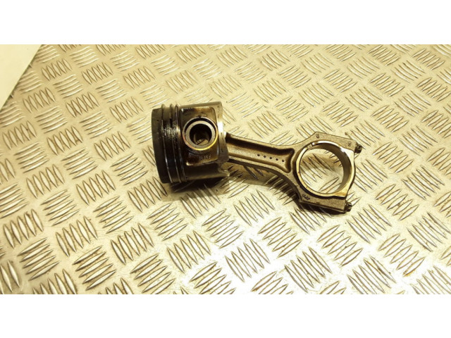 Píst 1911006052, 19B006052B BMW 7 F01 F02 F03 F04 pro naftový motor 3.0 N57