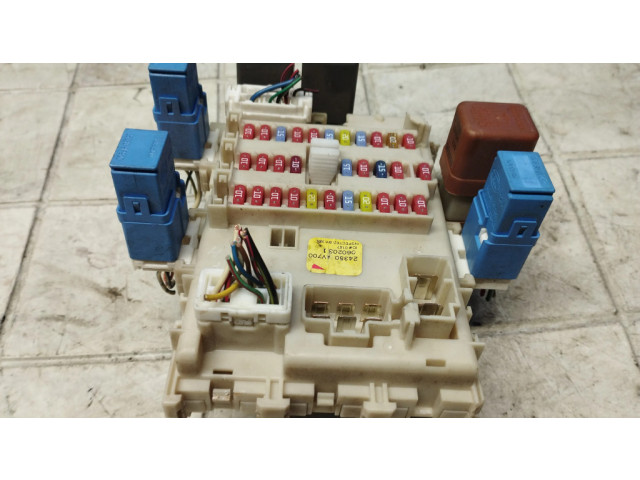 Pojistková skříňka 24350, AV700 Nissan Primera 2003