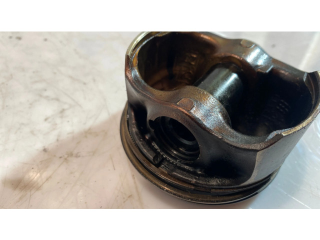 Píst 082261R, 1295   Audi A4 S4 B8 8K  pro benzínový motor 2.0  