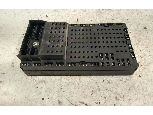 Блок предохранителей 8688153, 02W083 Volvo V70