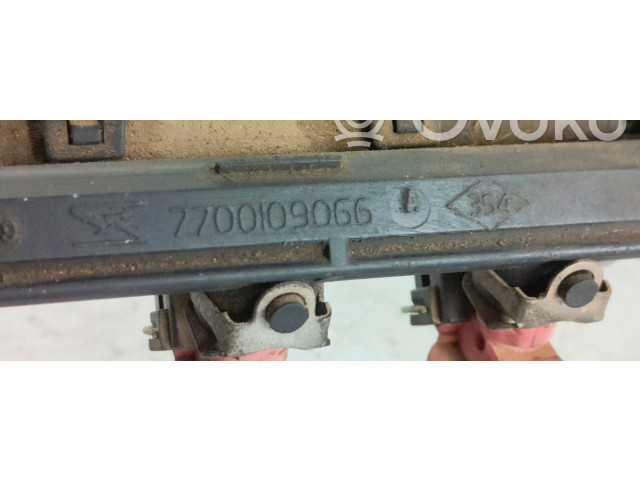 Топливная рампа 7700109066 Renault Clio II