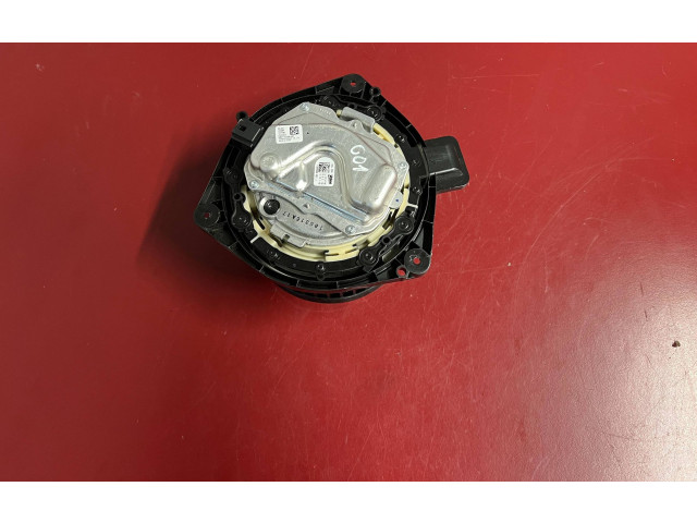 Вентилятор печки    DRF10238001   BMW X3 G01