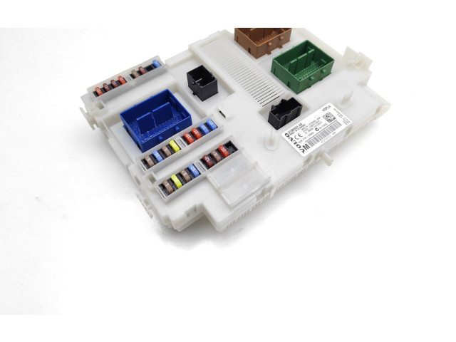 Блок предохранителей 31384931, 31384931AB Volvo S60