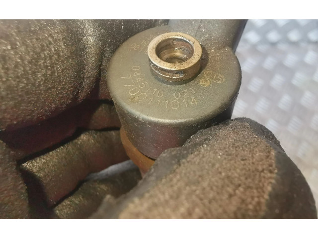 Форсунка 0445110021, 7700111014    Renault Trafic II (X83)   