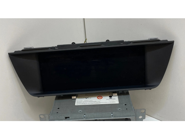 Радио/ проигрыватель CD/DVD / навигация