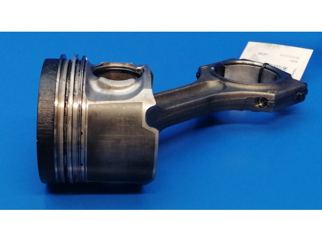 Píst N57 BMW X5 F15 pro naftový motor 3.0