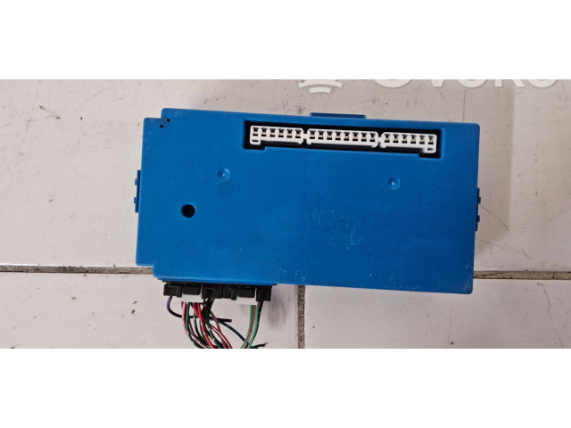 Блок предохранителей MR445952, G8C500M Mitsubishi Montero