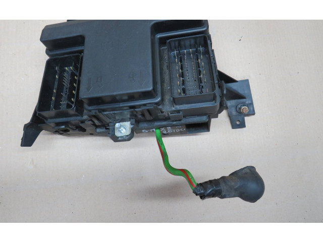 Блок предохранителей  F2GT14A067EC, 13080746   Ford S-MAX    