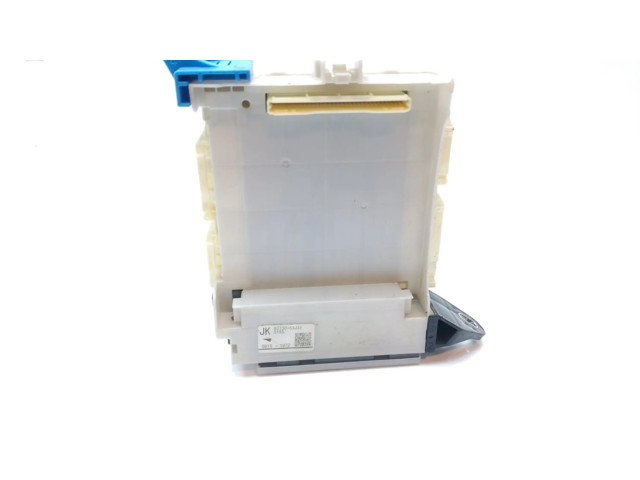 Блок предохранителей 8273053J31 Lexus RC