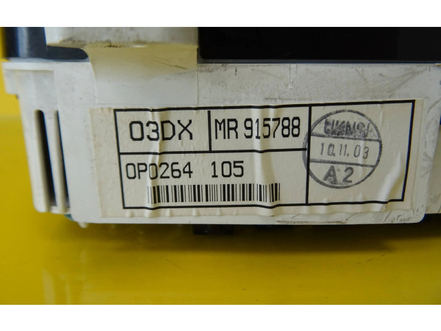 Панель приборов MR915788 Mitsubishi Carisma