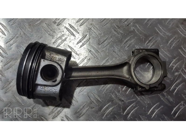 Píst 038d Volkswagen Tiguan pro naftový motor 2.0