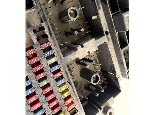 Блок предохранителей 3511A11B Jeep Grand Cherokee (WJ)