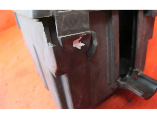 Блок предохранителей  13246936   Opel Meriva B    