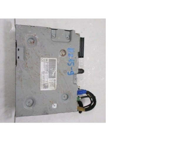 Радио/ проигрыватель CD/DVD / навигация