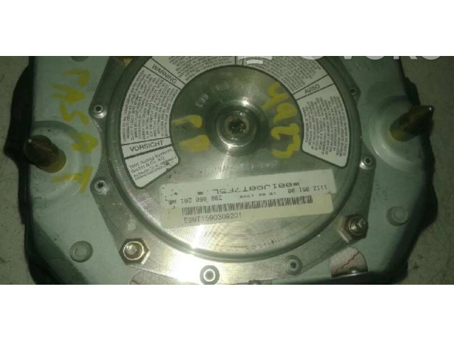 Подушка безопасности водителя    Volkswagen PASSAT