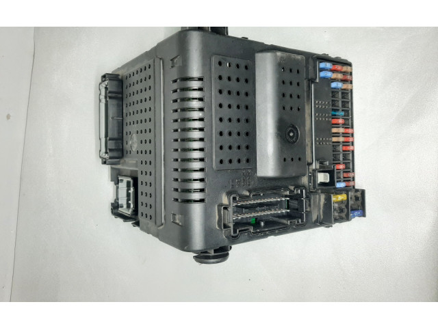 Блок предохранителей 31314468, 28241898   Volvo XC90    