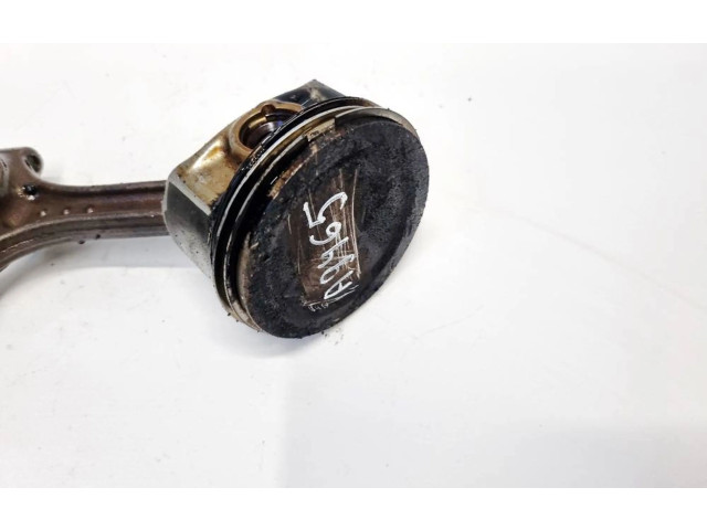 Поршень с шатуном Volvo V70