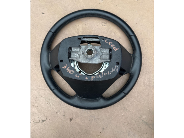 Руль KIA Ceed 2006 - 2012 года 561151H300