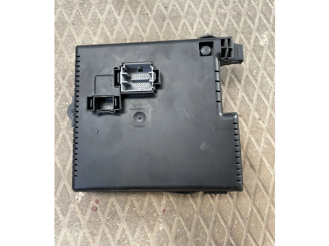 Блок предохранителей 30786646, 07W143   Volvo V70    