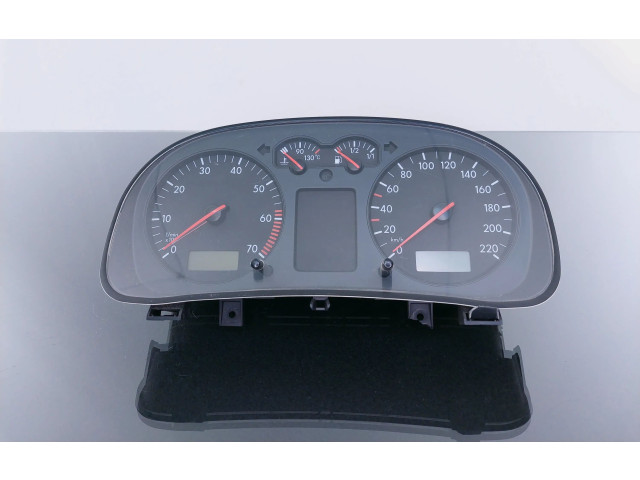 Панель приборов 1J0919860   Volkswagen Bora       