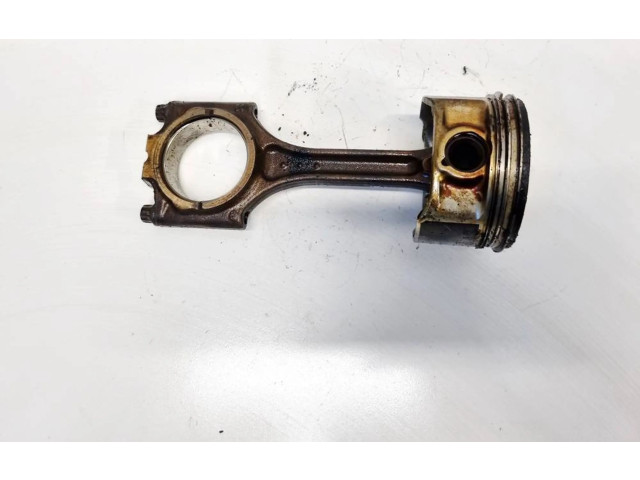 Поршень с шатуном Volvo V70