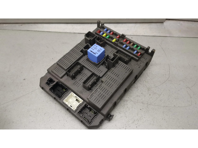 Блок предохранителей 9651938280   Citroen C8    