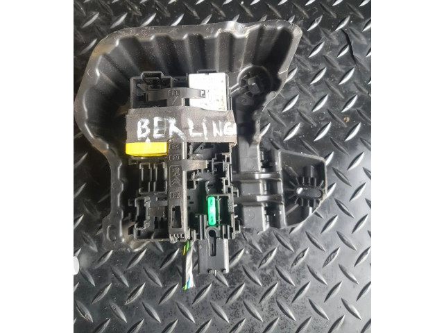 Блок предохранителей  9812661980   Citroen Berlingo    