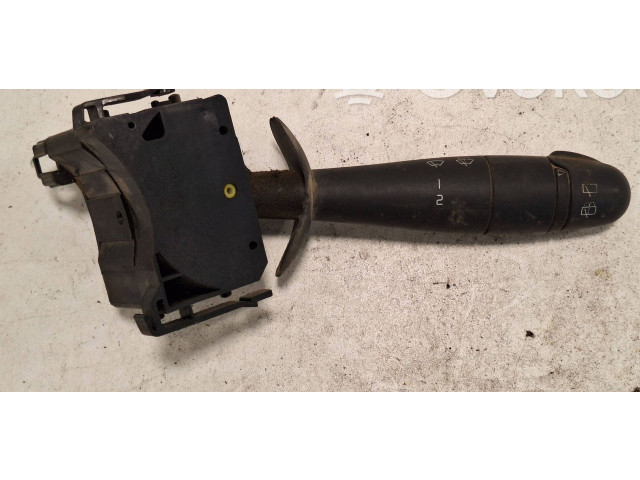 Ручка стеклоочистителей 8200117208, 91167494C   Renault Trafic II (X83)