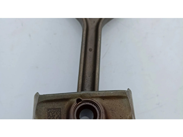 Píst 851118 BMW 5 E60 E61 pro benzínový motor 2.5 N53b25