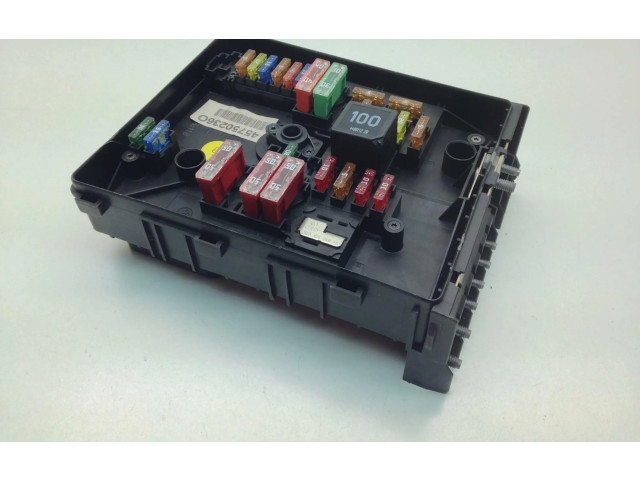 Блок предохранителей 1K0937125B Volkswagen Golf Plus