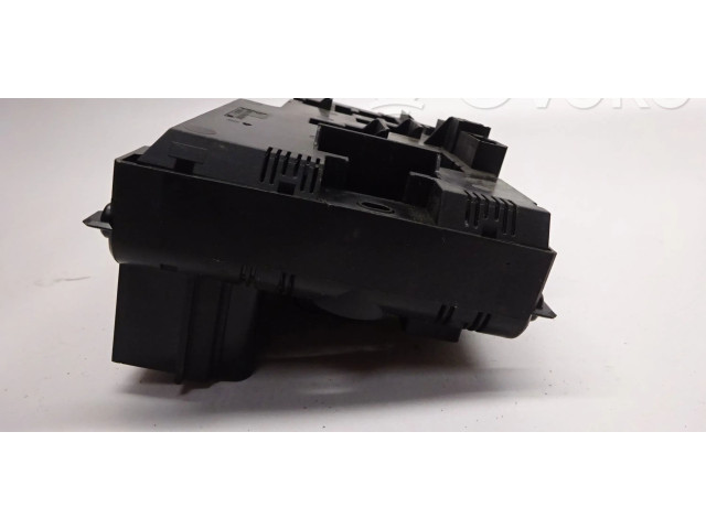 Блок предохранителей  02055097, 030811   BMW 7 F01 F02 F03 F04    