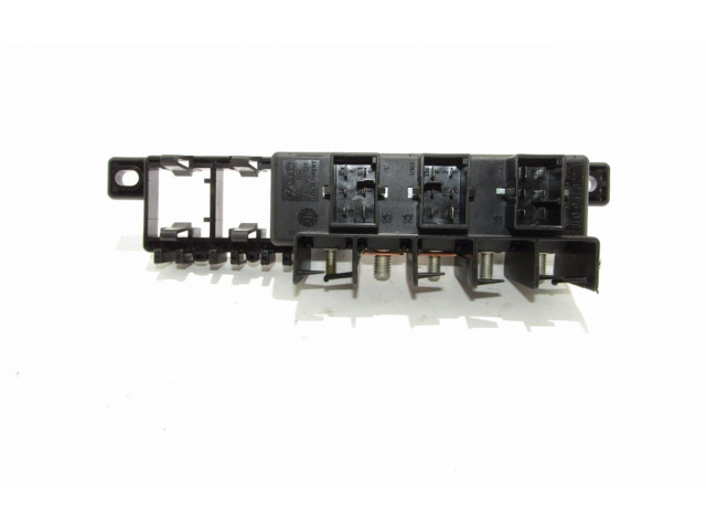 Блок предохранителей 8L0941822A   Audi A6 S6 C5 4B    