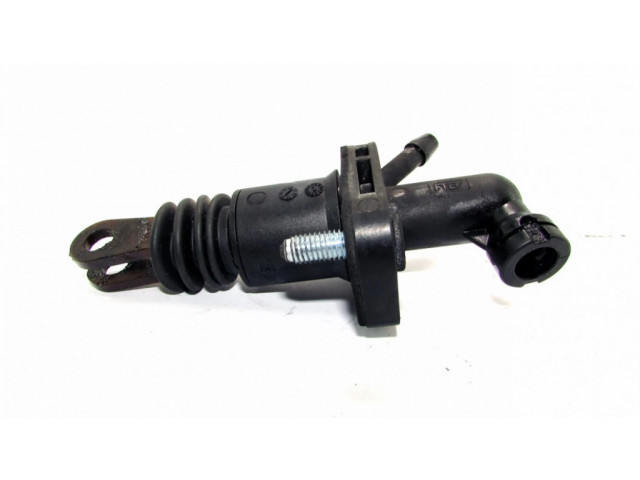 Главный цилиндр сцепления