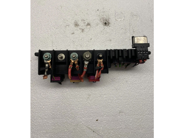 Блок предохранителей 8L0941822, 8L0941822 Volkswagen Golf IV