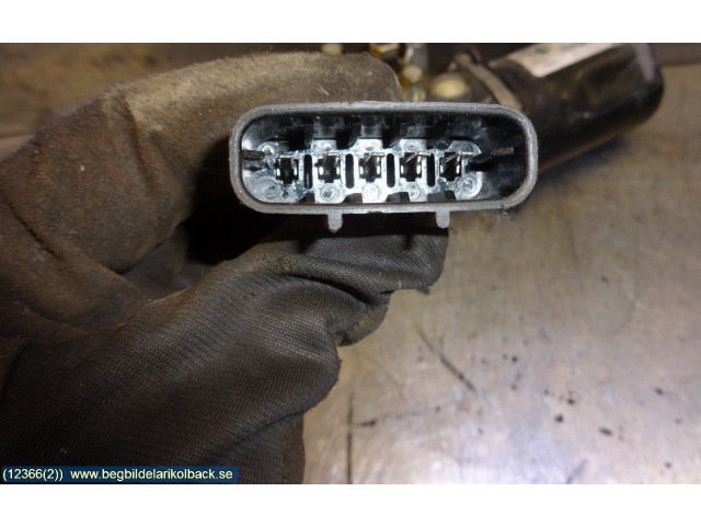 Моторчик дворников     Opel Meriva A