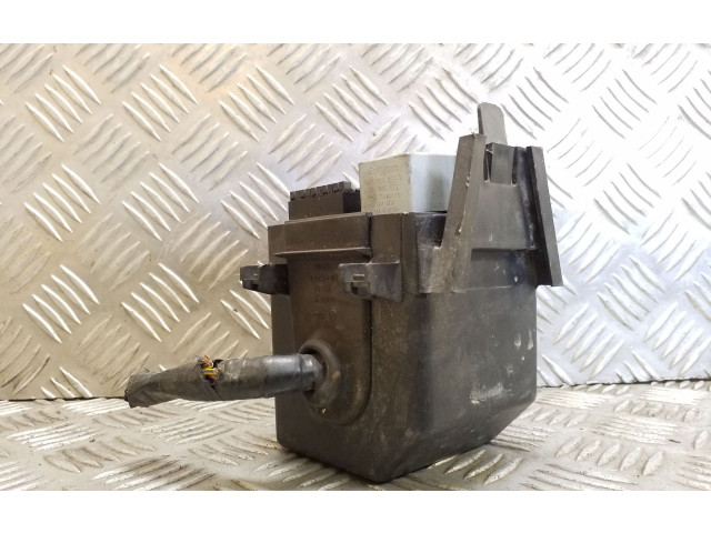 Блок предохранителей  1J0941389B   Audi A3 S3 8L    