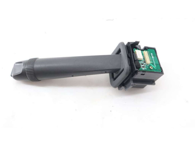 Ручка стеклоочистителей 31268582   Volvo V70