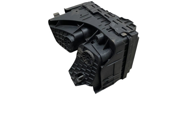 Блок предохранителей  8H051010   Audi A3 S3 A3 Sportback 8P    